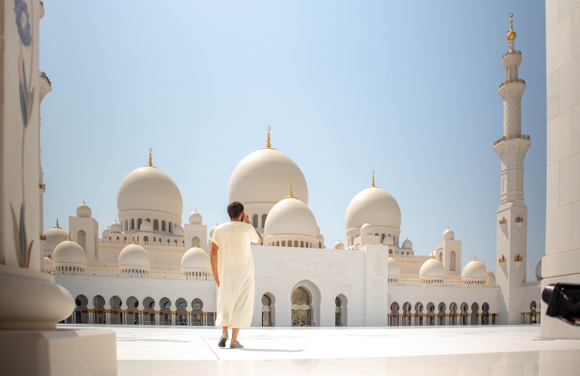 artur-aldyrkhanov-82lWYD-Pquk-unsplash